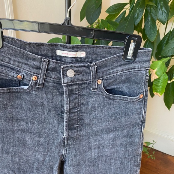 Levi's Jeans - Picture 1 of 6